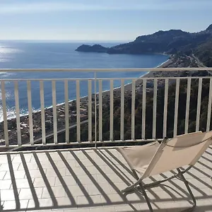 Casa Vacanze Mamma Angela , Letojanni Italia